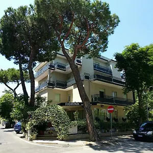 Bed & Breakfast Fiorina - Village Gratuito - Colazione Fino A Mezzogiorno, Riccione